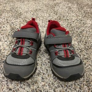 Toddler boys Merrell hiking shoes size 9